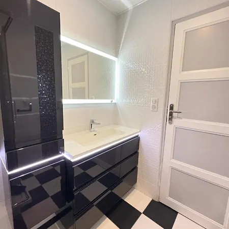 Duplex Atypique Avec 5 Privees