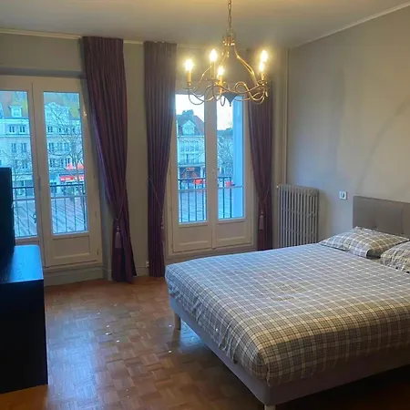 Duplex Atypique Avec 5 Privees Δωμάτια σε οικογενειακή κατοικία